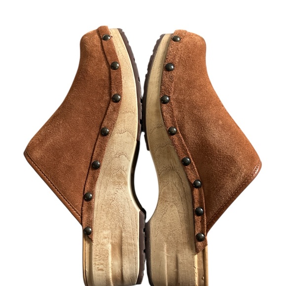 L.L. Bean Tan Suede Slip-On Clogs - Picture 11 of 13